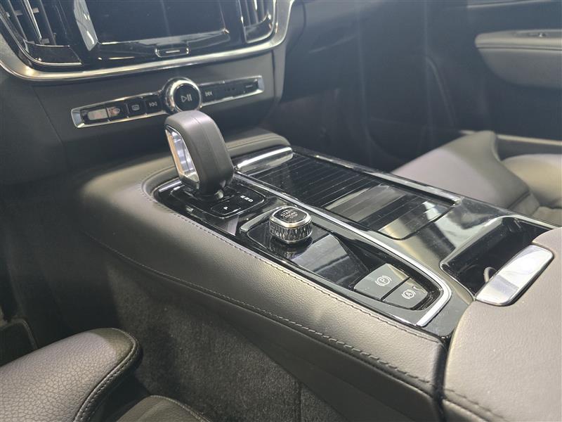 Volvo V90 T6 AWD LONG RANGE PLUS BRIGHT TAKUU 24KK/40TKM.