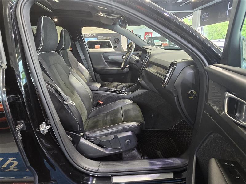 Volvo XC40 T5 TWIN ENGINE R-DESIGN BUSINESS AUT