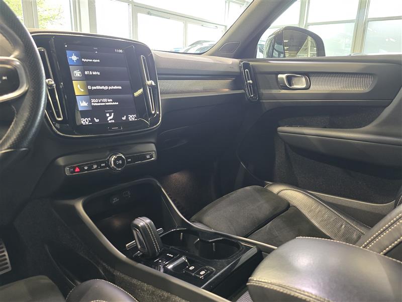 Volvo XC40 T5 TWIN ENGINE R-DESIGN BUSINESS AUT