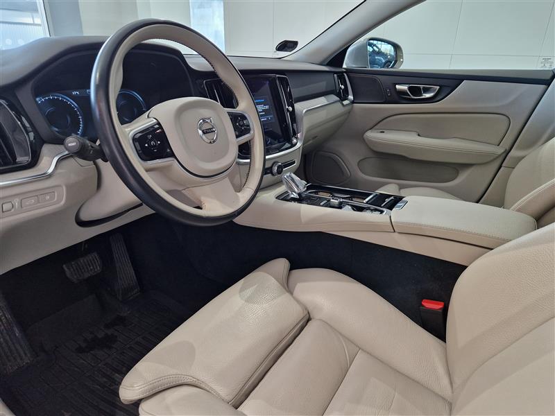 Volvo V60 2022, kuva 7/28