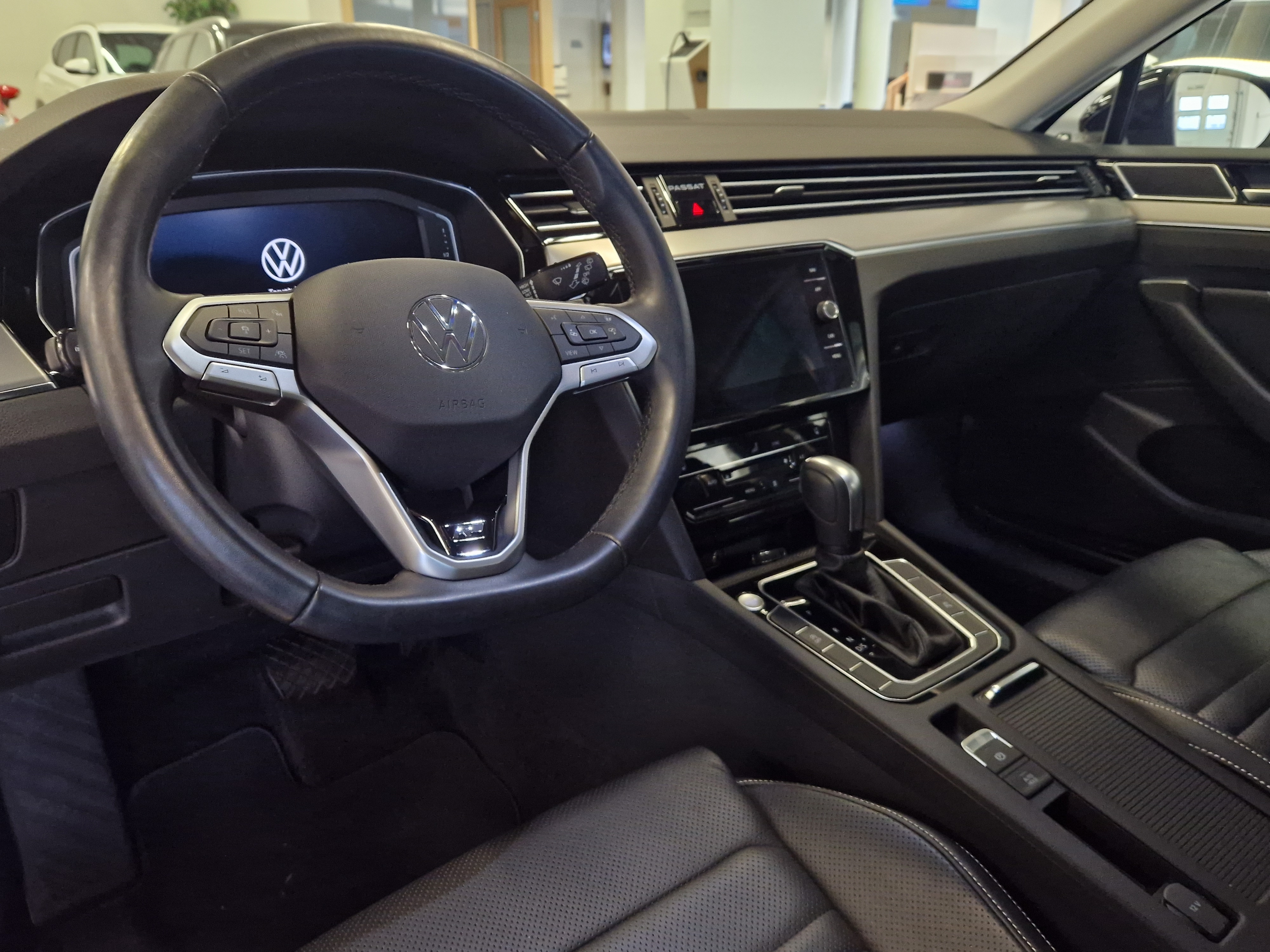 Volkswagen PASSAT VARIANT R-LINE BUSINESS 2,0 TDI 110 KW DSG