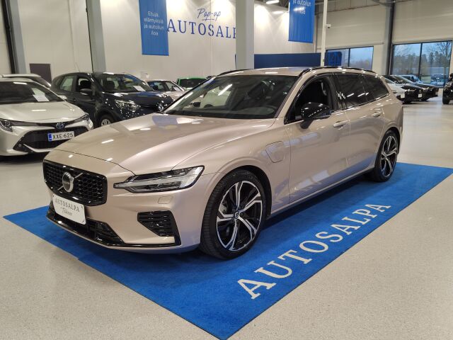 volvo V60 T6 AWD LONG RANGE PLUS DARK TAKUU 24KK/40TKM