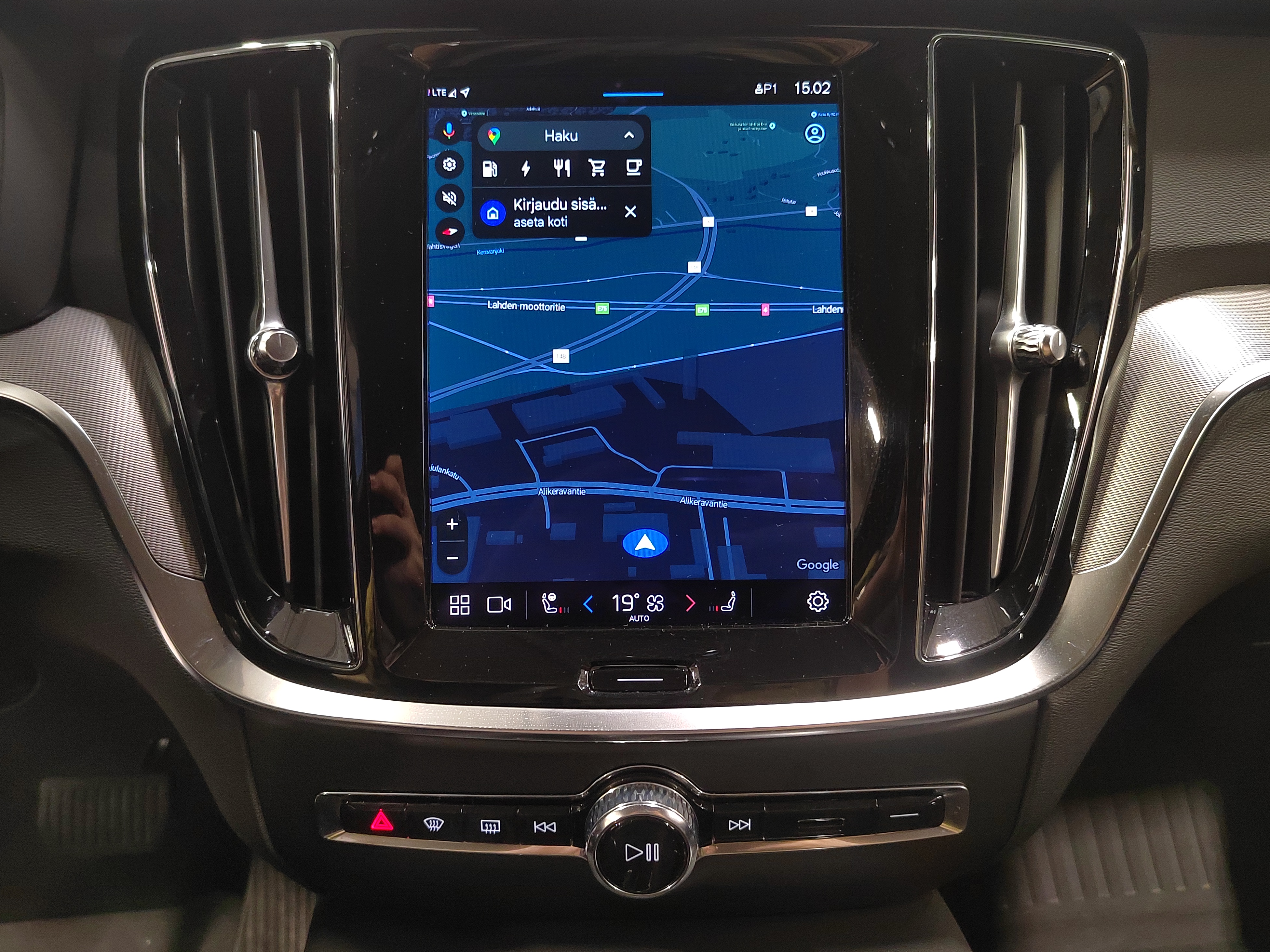 Volvo V60 T6 AWD LONG RANGE PLUS DARK TAKUU 24KK/40TKM