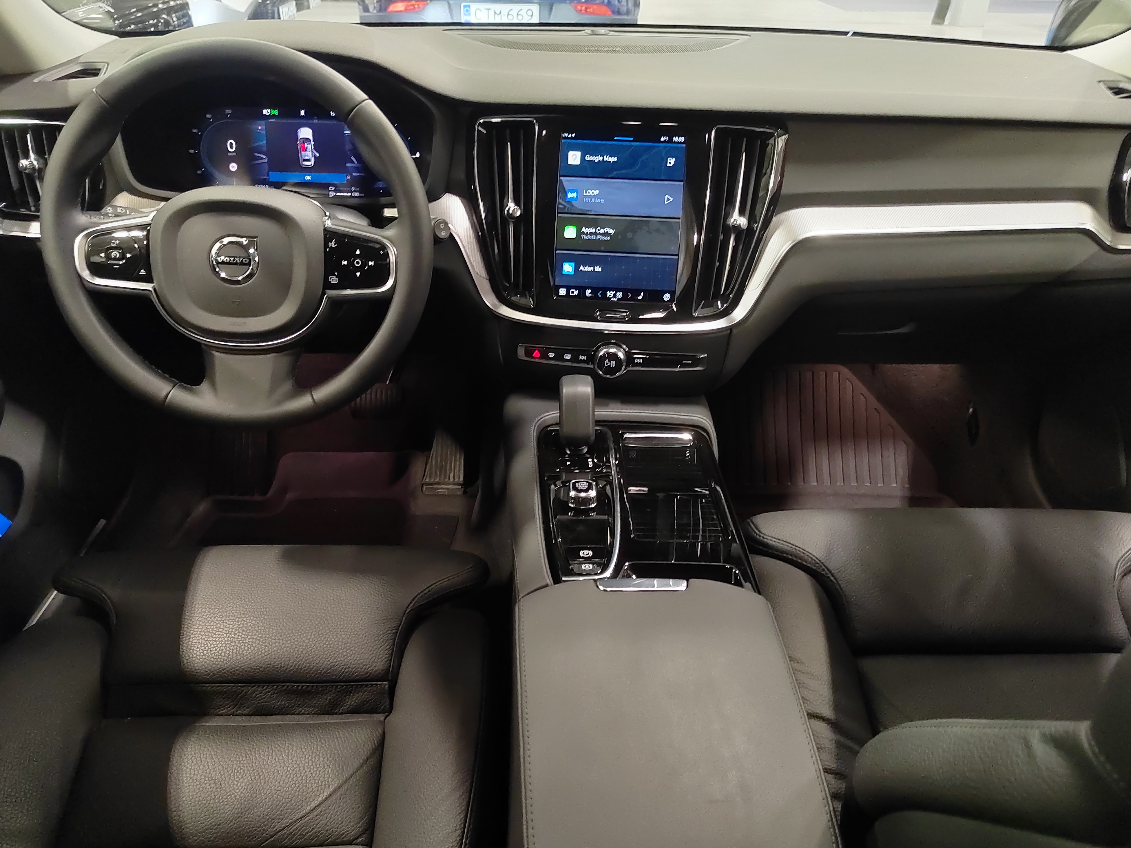 Volvo V60 T6 AWD LONG RANGE PLUS DARK TAKUU 24KK/40TKM