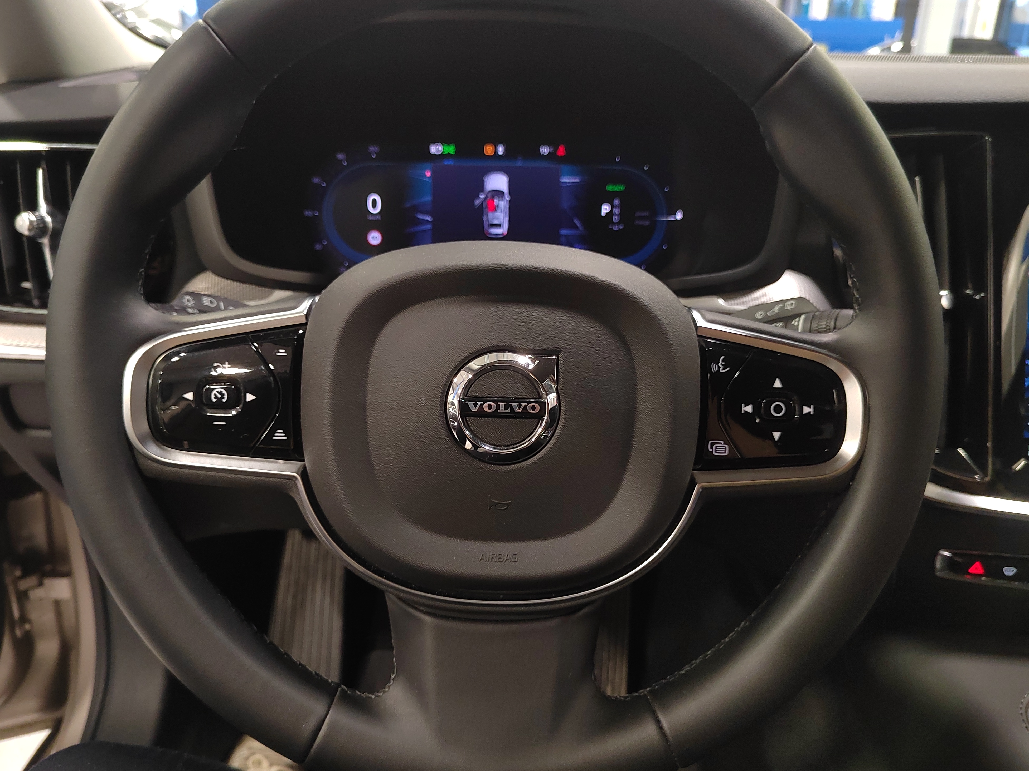 Volvo V60 T6 AWD LONG RANGE PLUS DARK TAKUU 24KK/40TKM