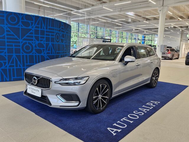 volvo V60 T8 AWD LONG RANGE PLUS BRIGHT TAKUU 24KK/40TKM