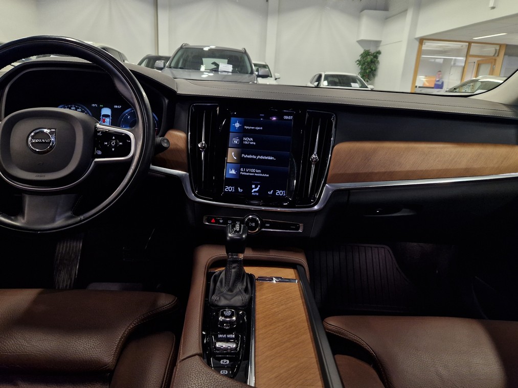 Volvo V90 D3 BUSINESS INSCRIPTION AUT