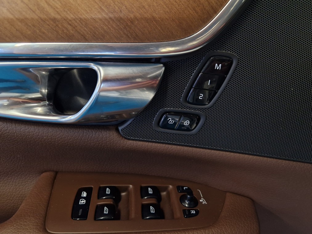 Volvo V90 D3 BUSINESS INSCRIPTION AUT