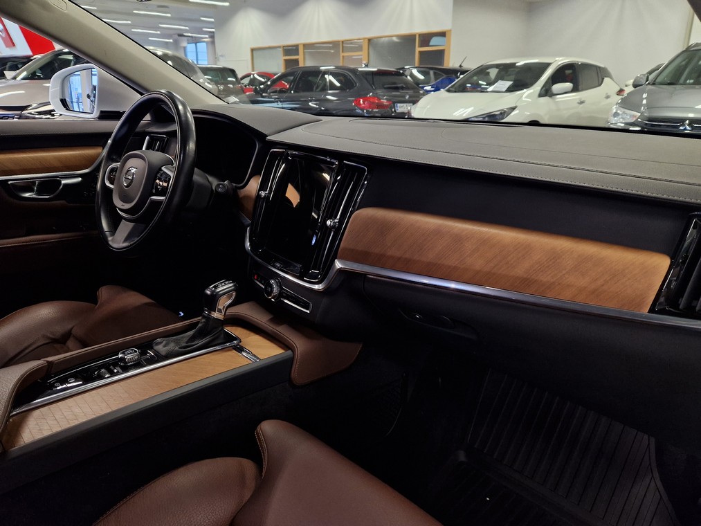 Volvo V90 D3 BUSINESS INSCRIPTION AUT