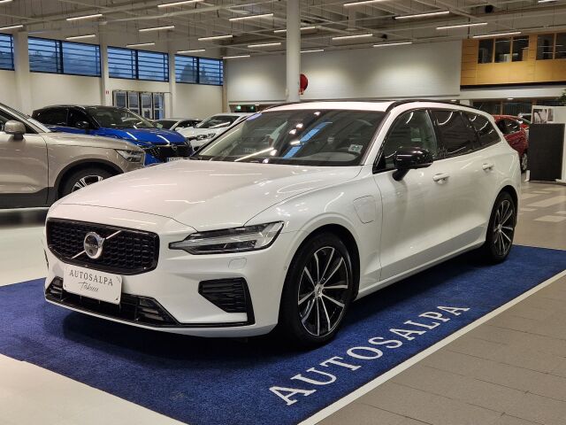 volvo V60 T8 AWD LONG RANGE PLUS PRO DARK TAKUU 24KK/40TKM
