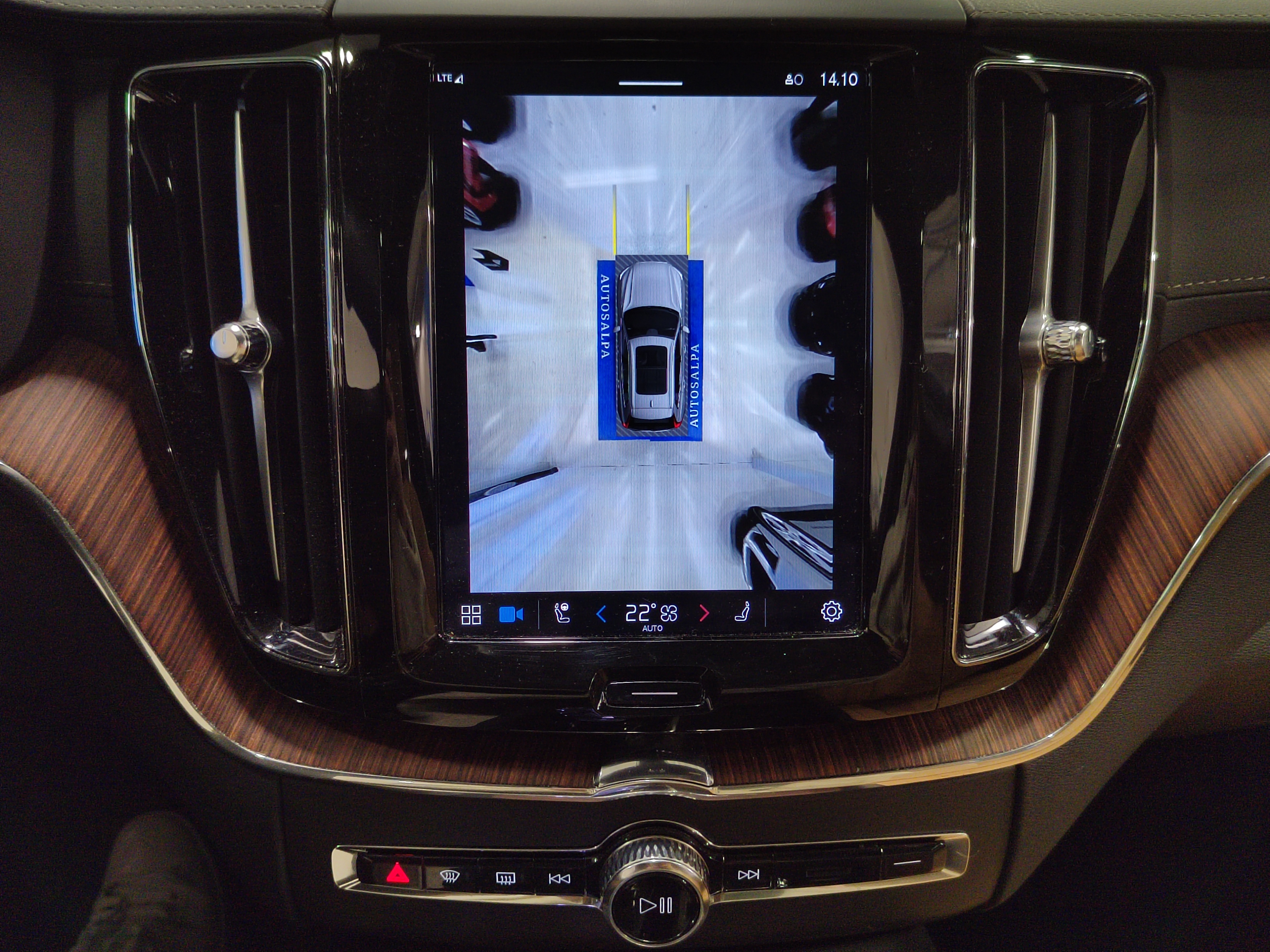 Volvo XC60 T6 AWD LONG RANGE ULTRA PRO DARK TAKUU 24KK/40TKM