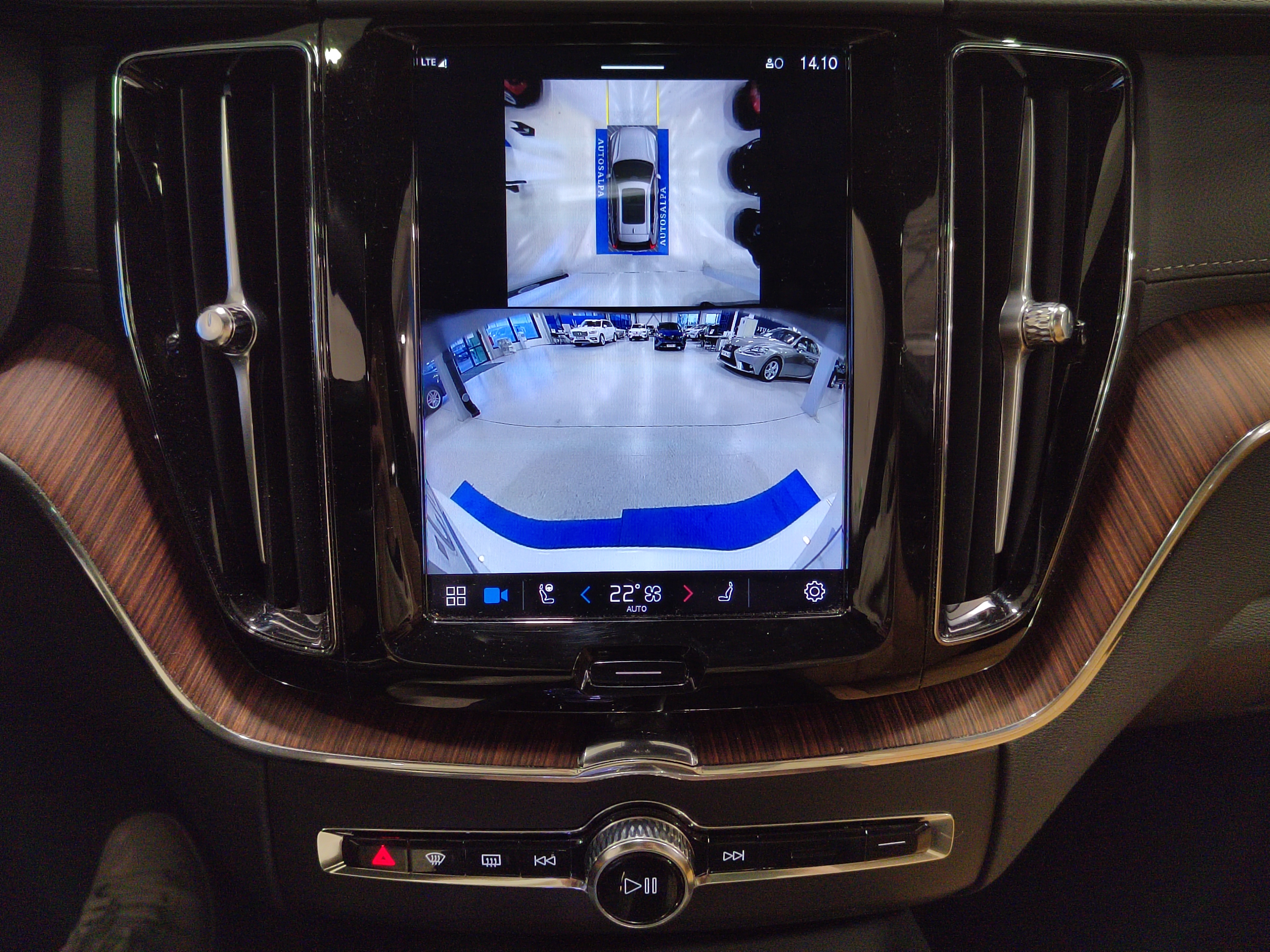 Volvo XC60 T6 AWD LONG RANGE ULTRA PRO DARK TAKUU 24KK/40TKM