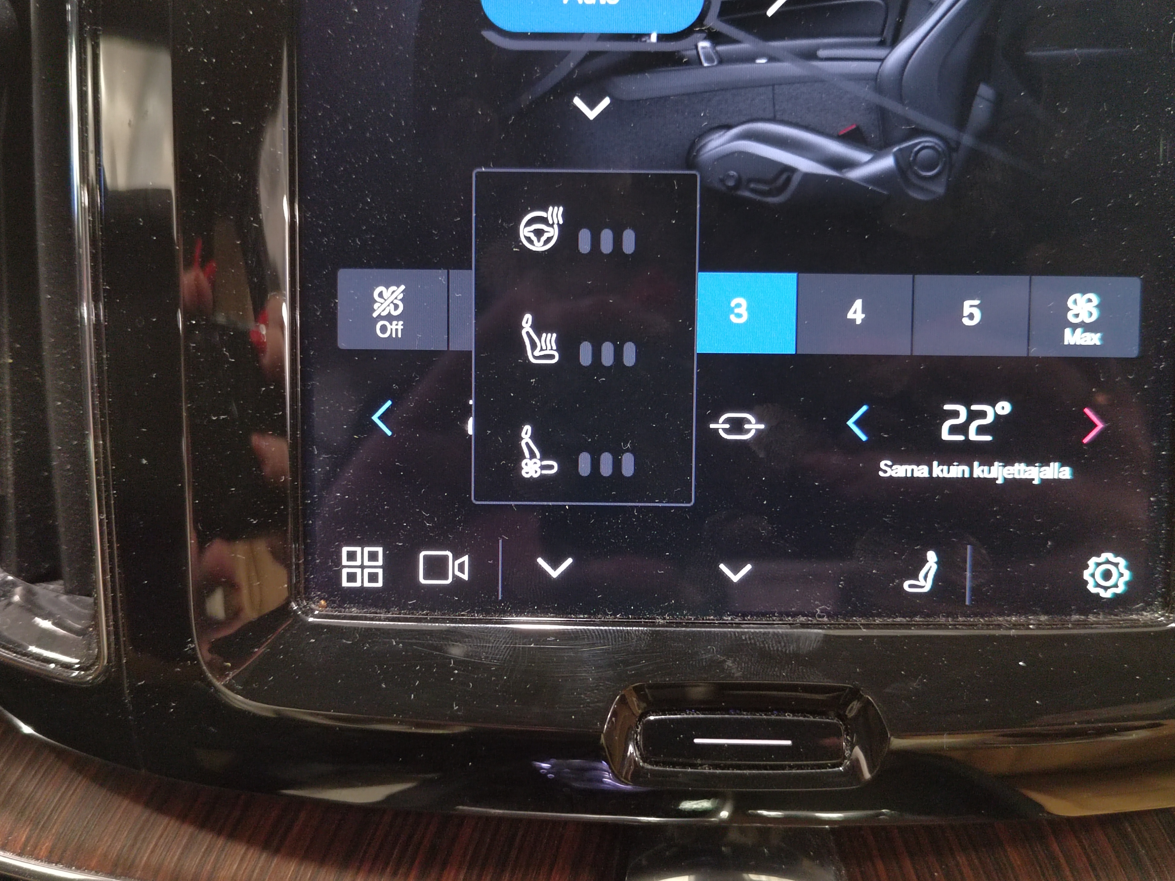 Volvo XC60 T6 AWD LONG RANGE ULTRA PRO DARK TAKUU 24KK/40TKM