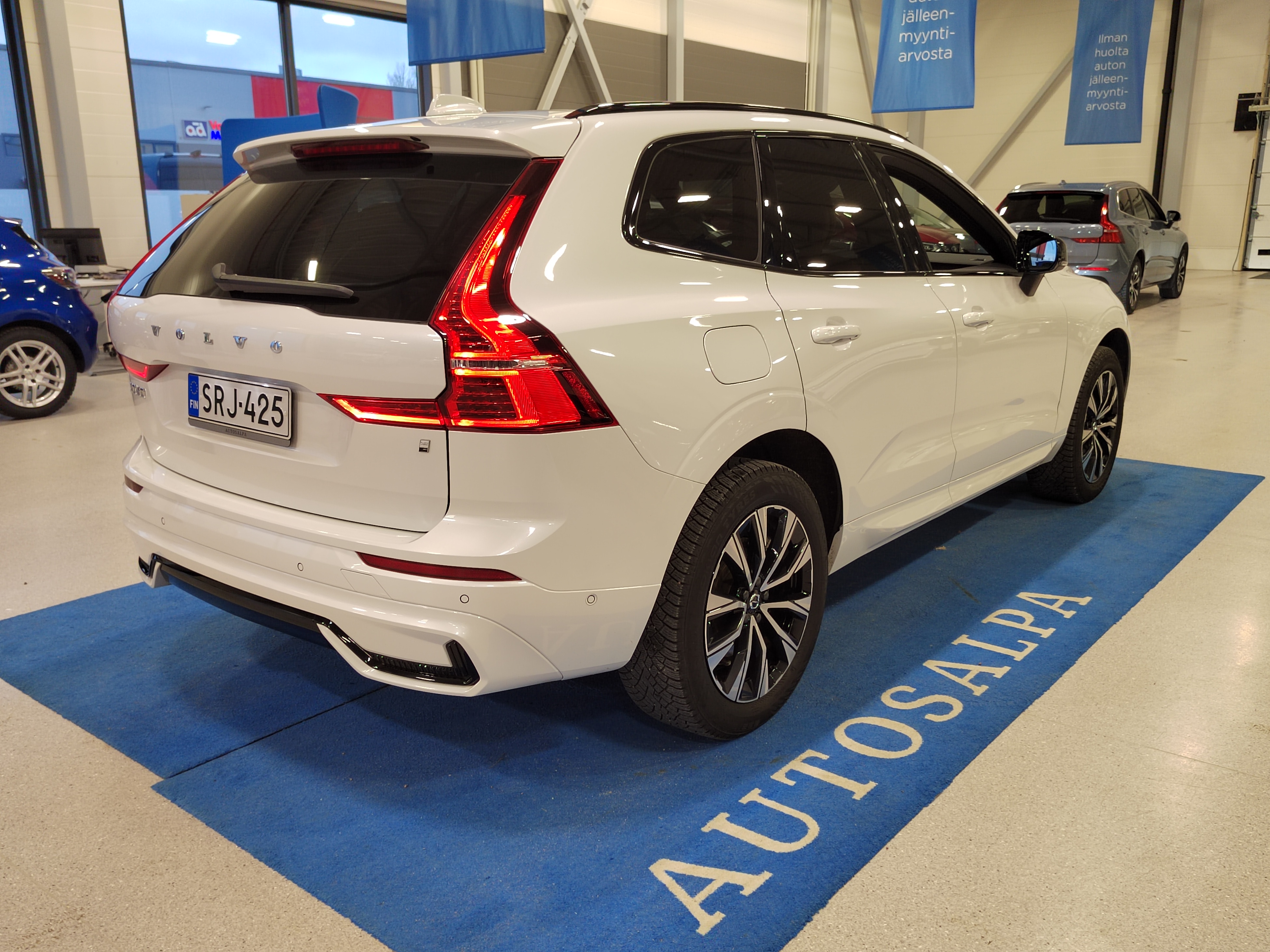 Volvo XC60 T6 AWD LONG RANGE ULTRA PRO DARK TAKUU 24KK/40TKM