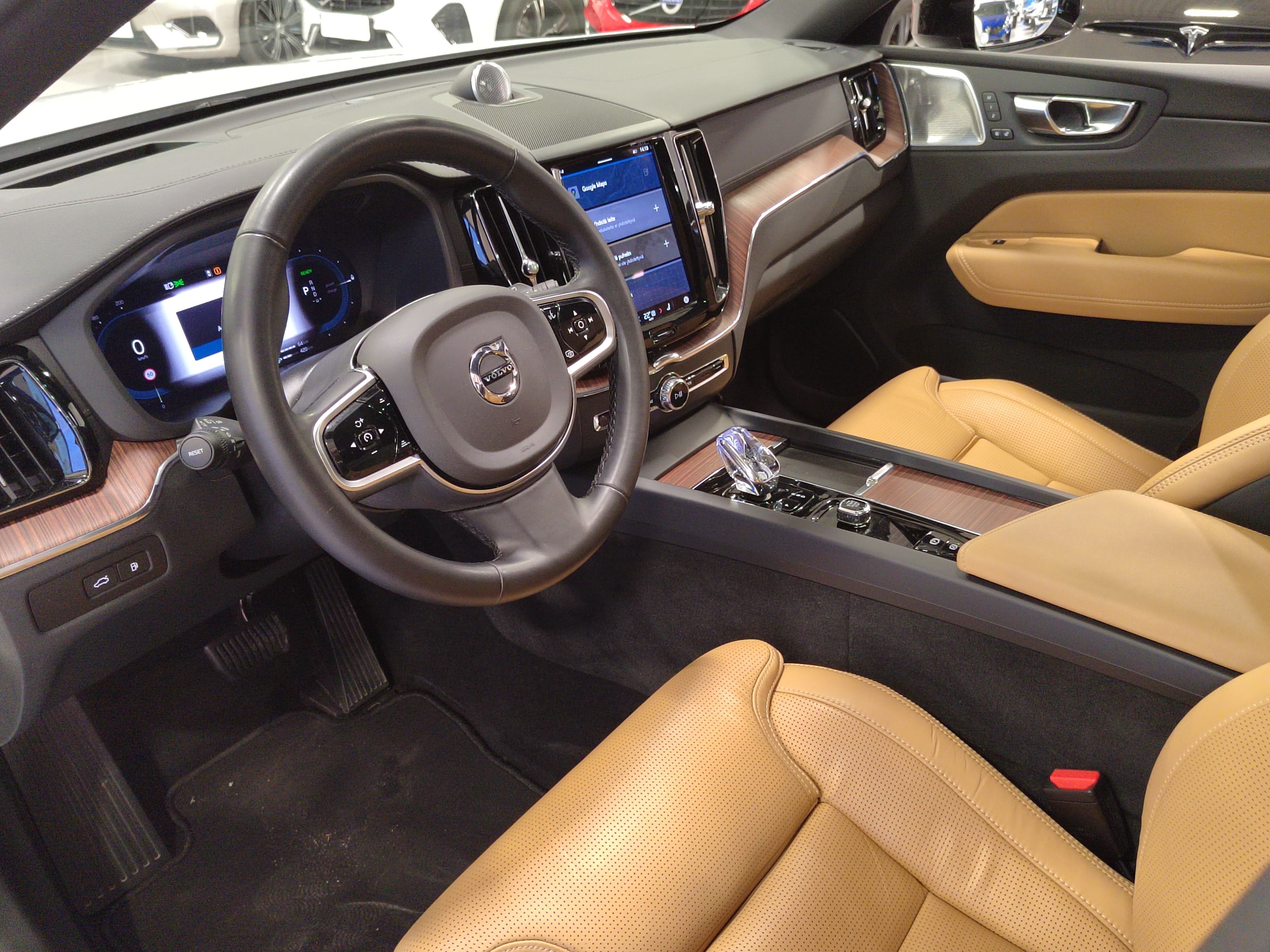 Volvo XC60 T6 AWD LONG RANGE ULTRA PRO DARK TAKUU 24KK/40TKM