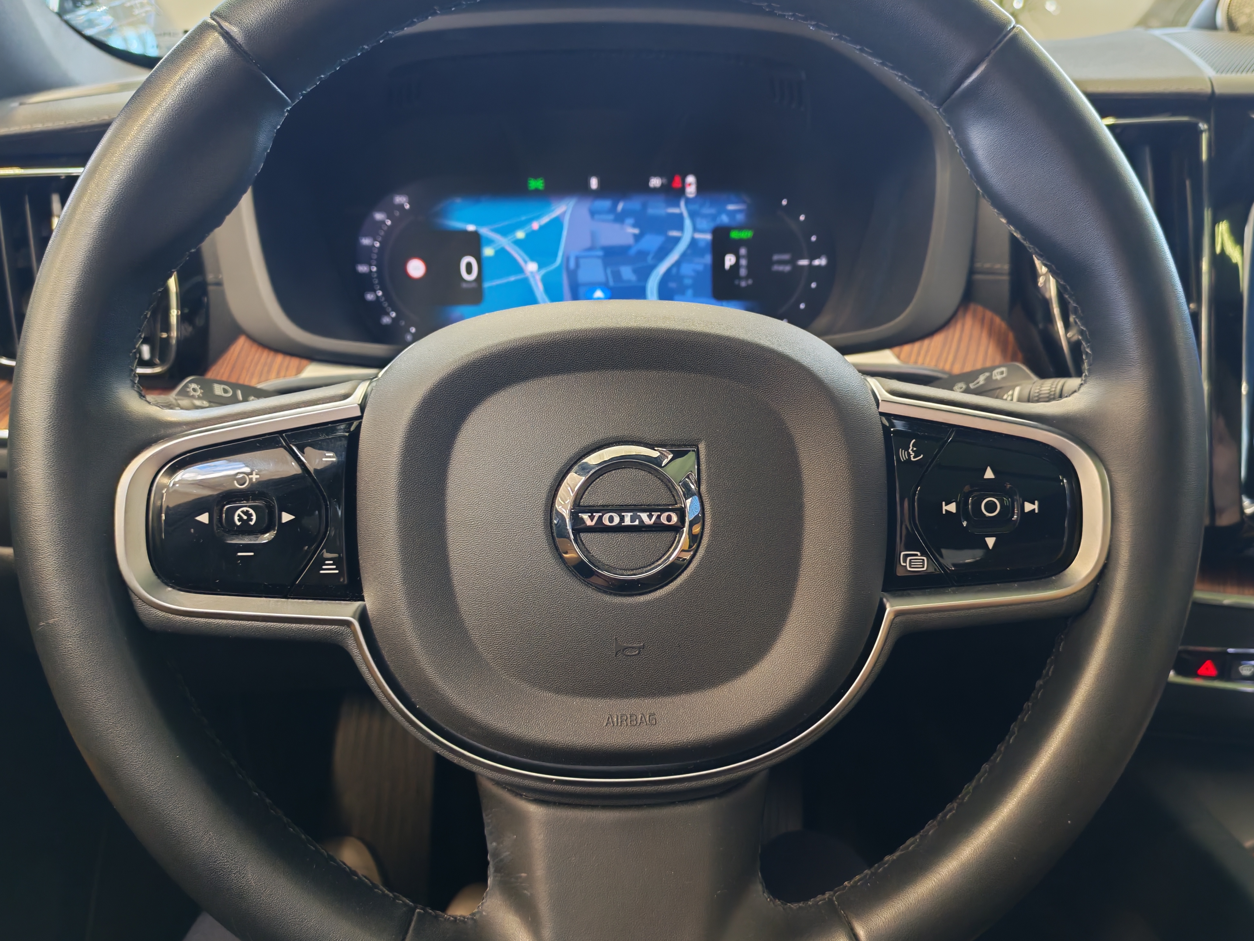 Volvo XC60 2025, kuva 5/25