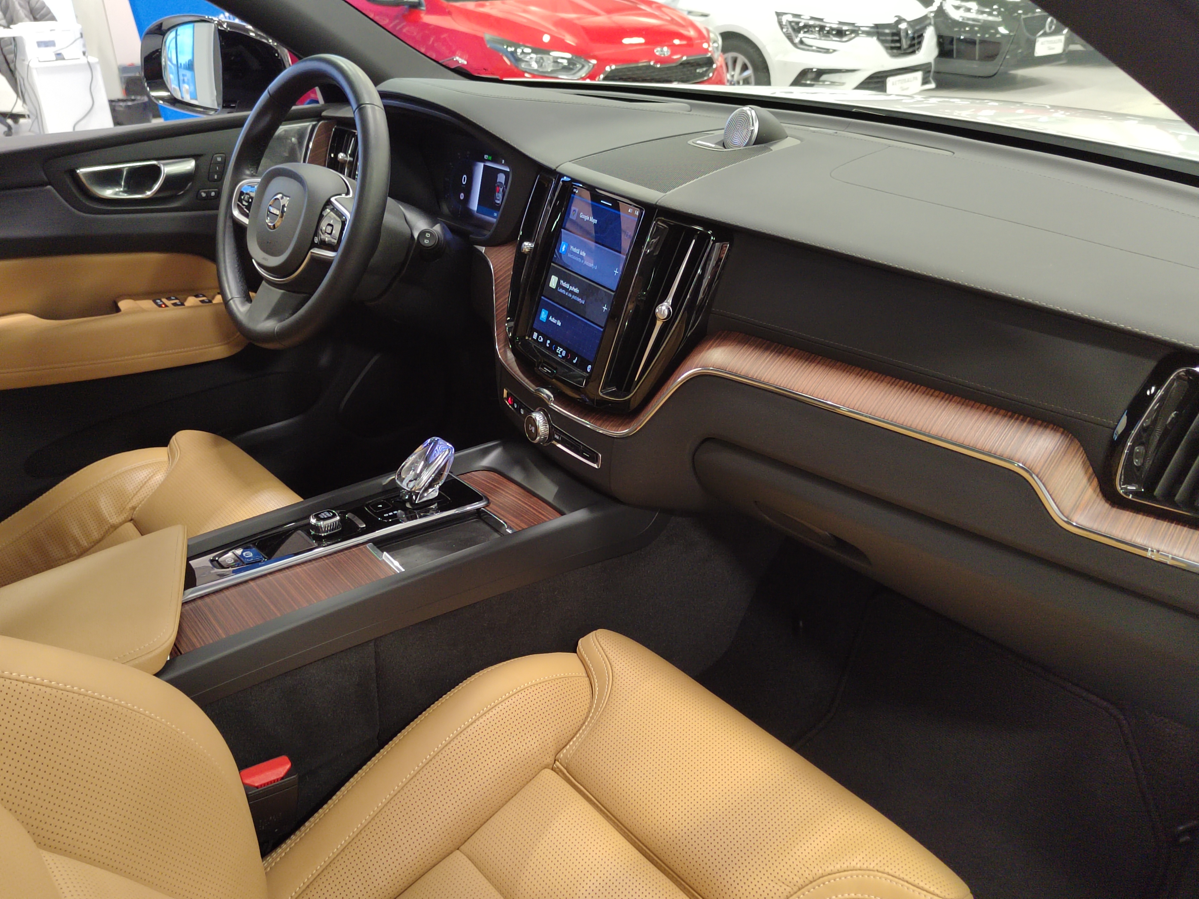 Volvo XC60 T6 AWD LONG RANGE ULTRA PRO DARK TAKUU 24KK/40TKM