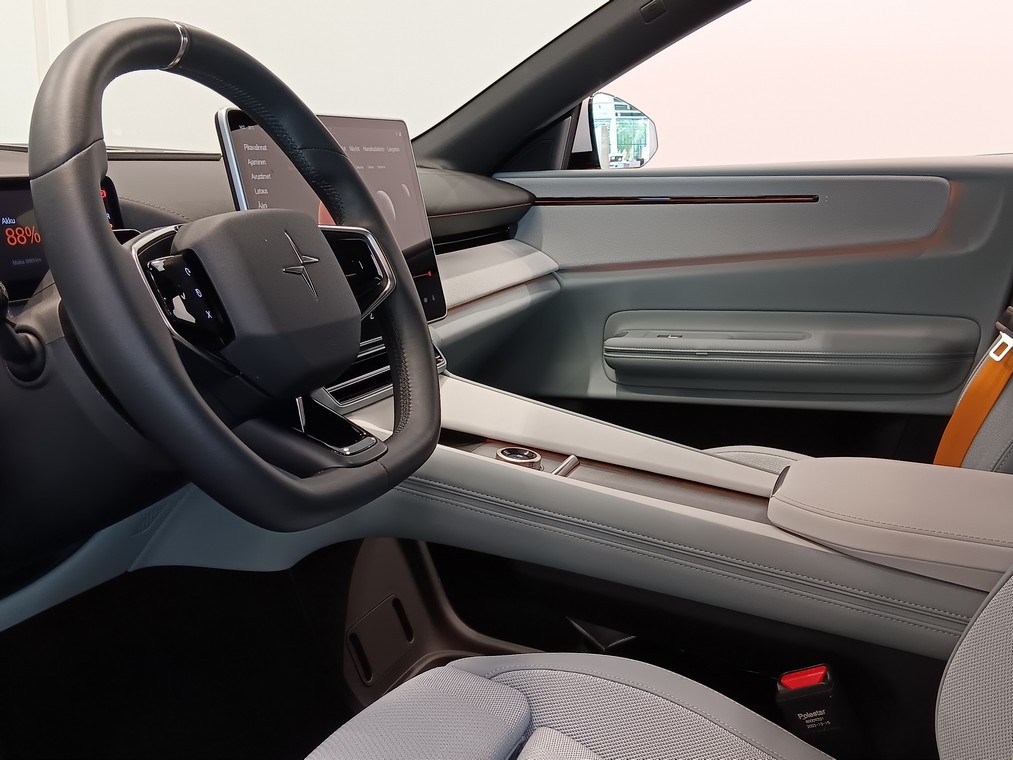 Polestar 4 LONG RANGE DUAL MOTOR PLUS PERFORMANCE