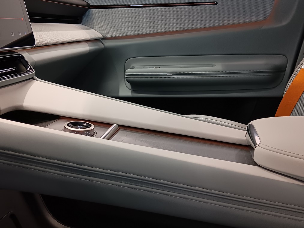 Polestar 4 LONG RANGE DUAL MOTOR PLUS PERFORMANCE