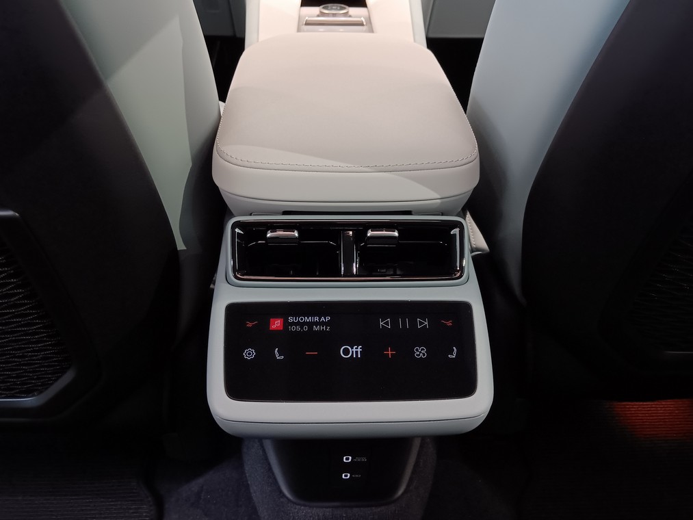 Polestar 4 LONG RANGE DUAL MOTOR PLUS PERFORMANCE