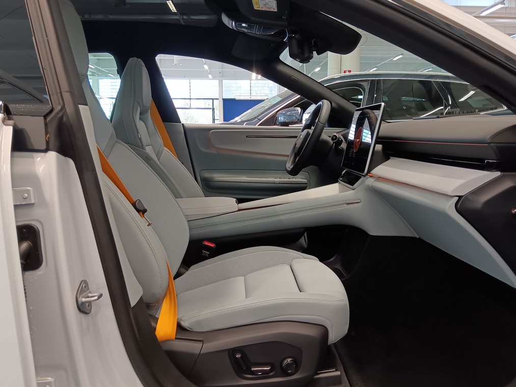 Polestar 4 LONG RANGE DUAL MOTOR PLUS PERFORMANCE