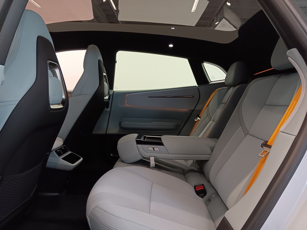 Polestar 4 LONG RANGE DUAL MOTOR PLUS PERFORMANCE