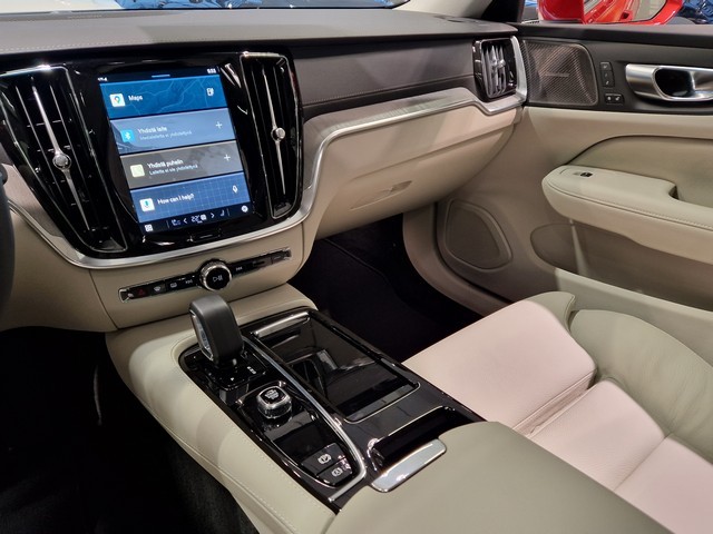 Volvo V60 T6 AWD LONG RANGE ULTRA BRIGHT