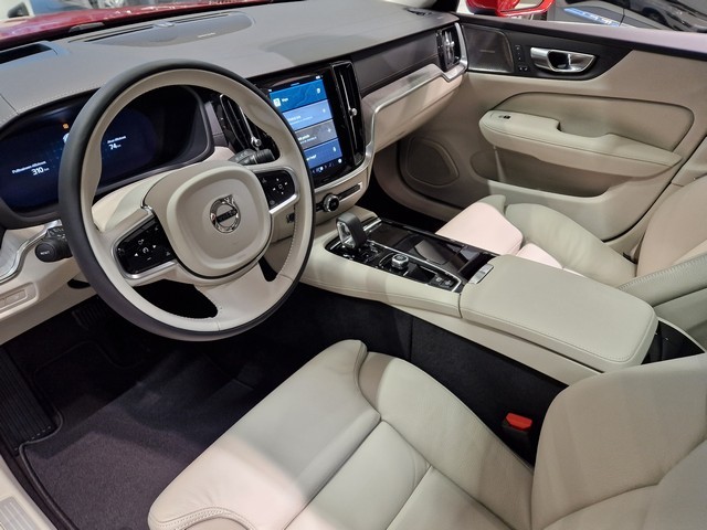 Volvo V60 T6 AWD LONG RANGE ULTRA BRIGHT