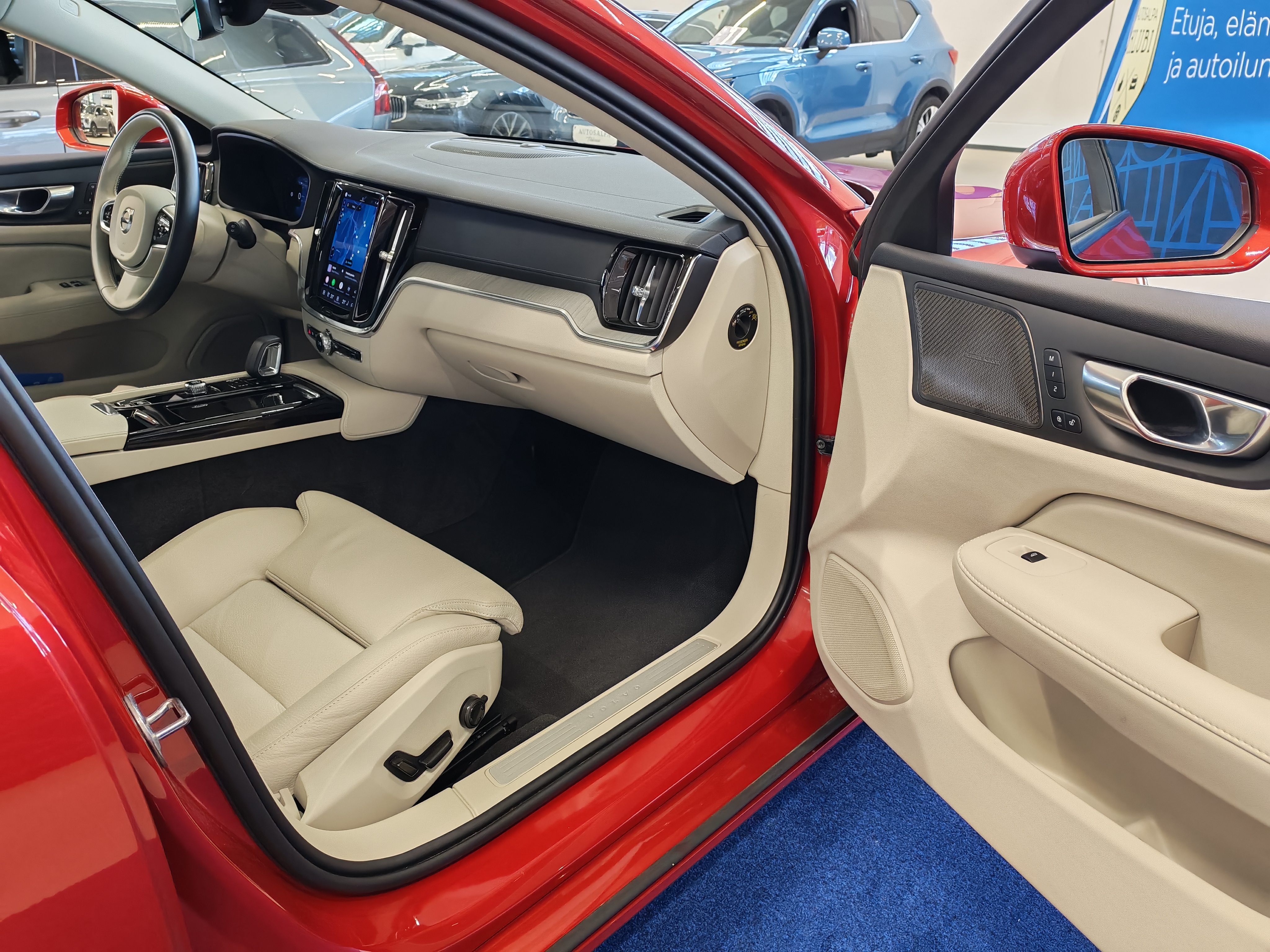 Volvo V60 T6 AWD LONG RANGE ULTRA BRIGHT TAKUU 24KK/40TKM