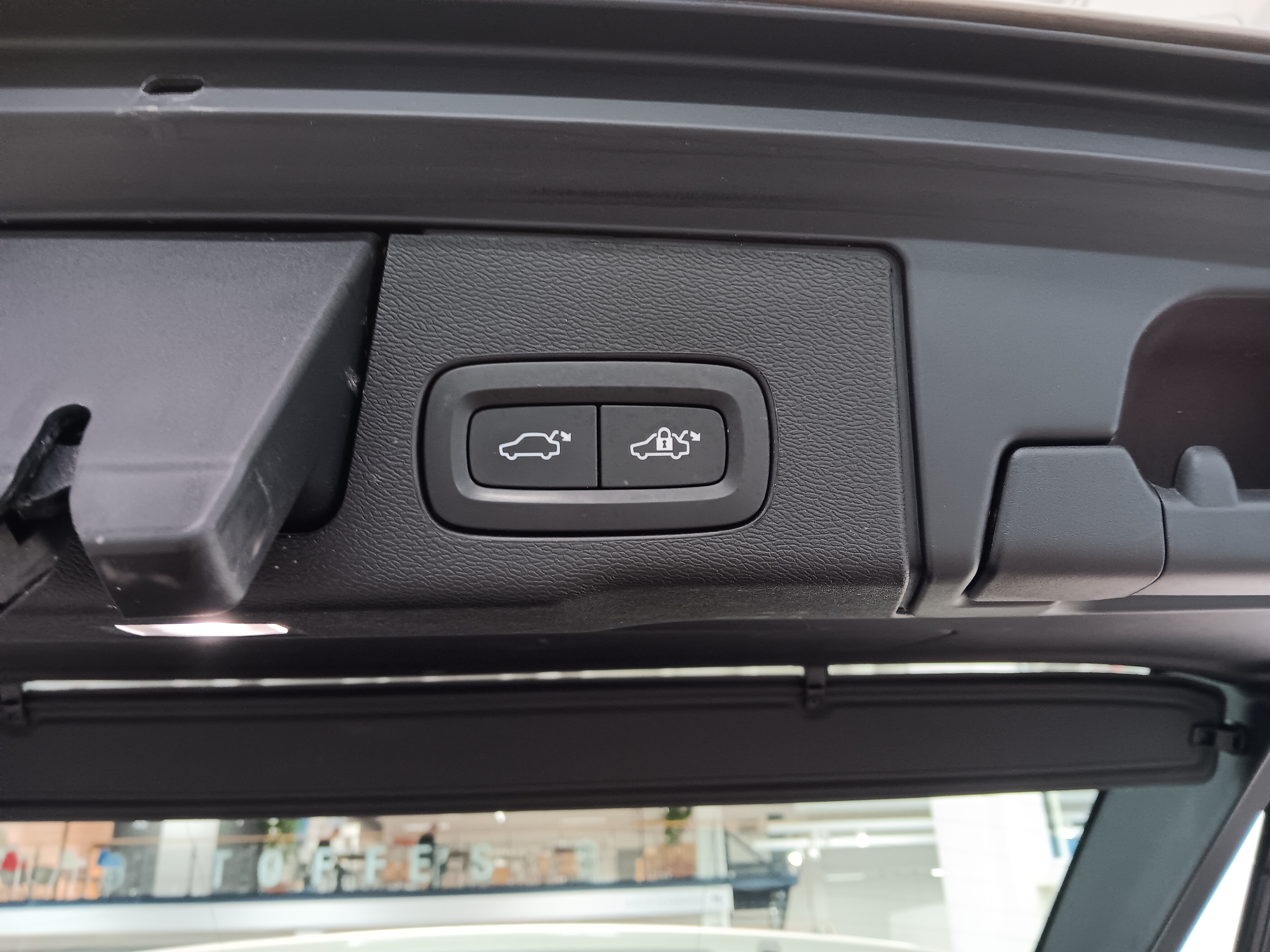 Volvo XC60 T8 AWD Long Range Ultra Dark 2025, bild 6/24