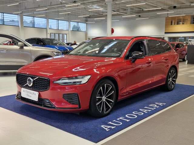 volvo V60 T8 AWD LONG RANGE PLUS PRO DARK TAKUU 24KK/40TKM