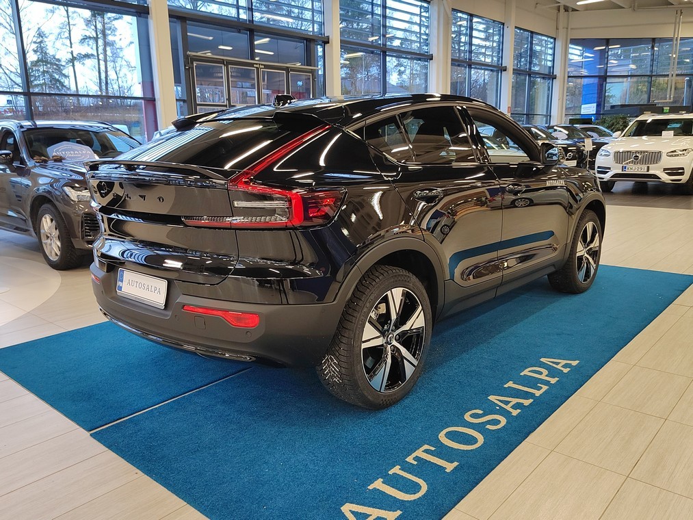 Volvo EC40 TWIN PLUS PRO BLACK EDITION.