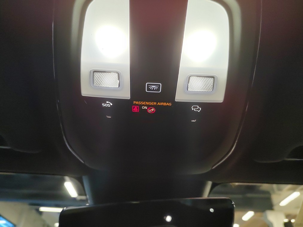 Volvo EC40 TWIN PLUS PRO BLACK EDITION.