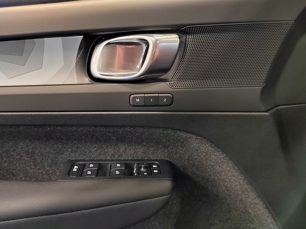 Volvo EC40 TWIN PLUS PRO BLACK EDITION.