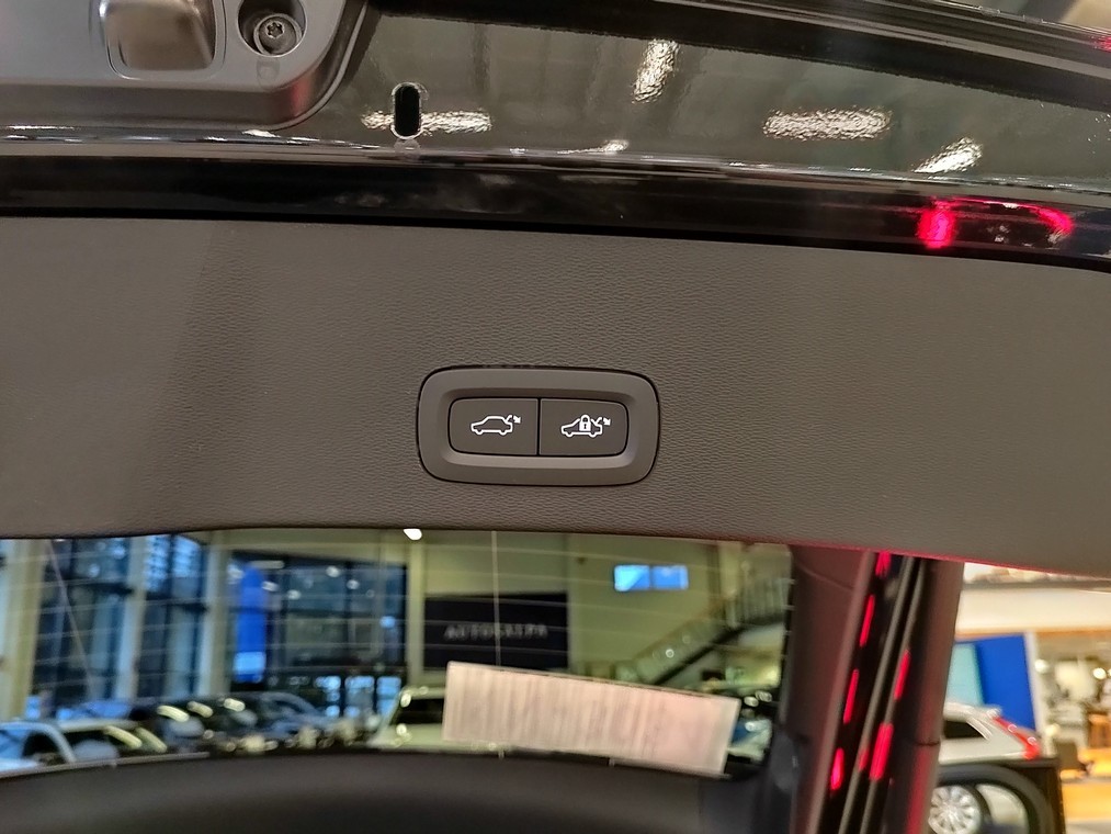 Volvo EC40 TWIN PLUS PRO BLACK EDITION.