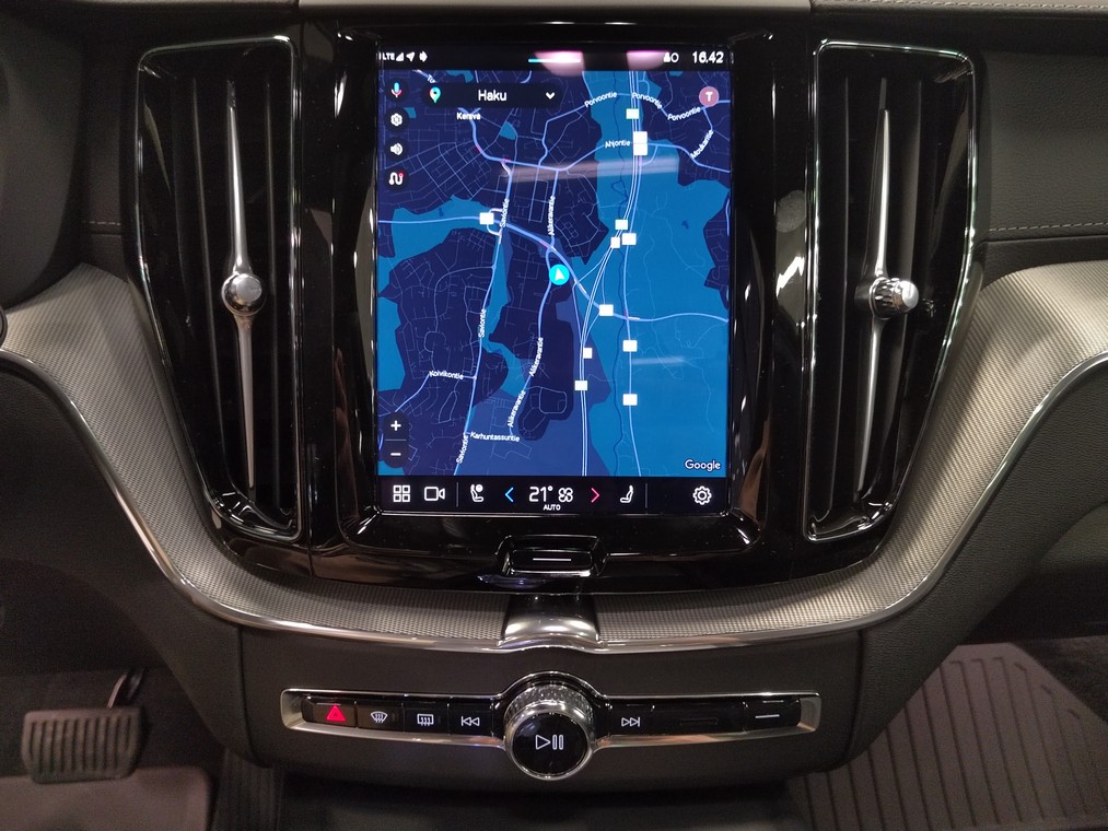 Volvo XC60 T8 AWD LONG RANGE ULTRA DARK