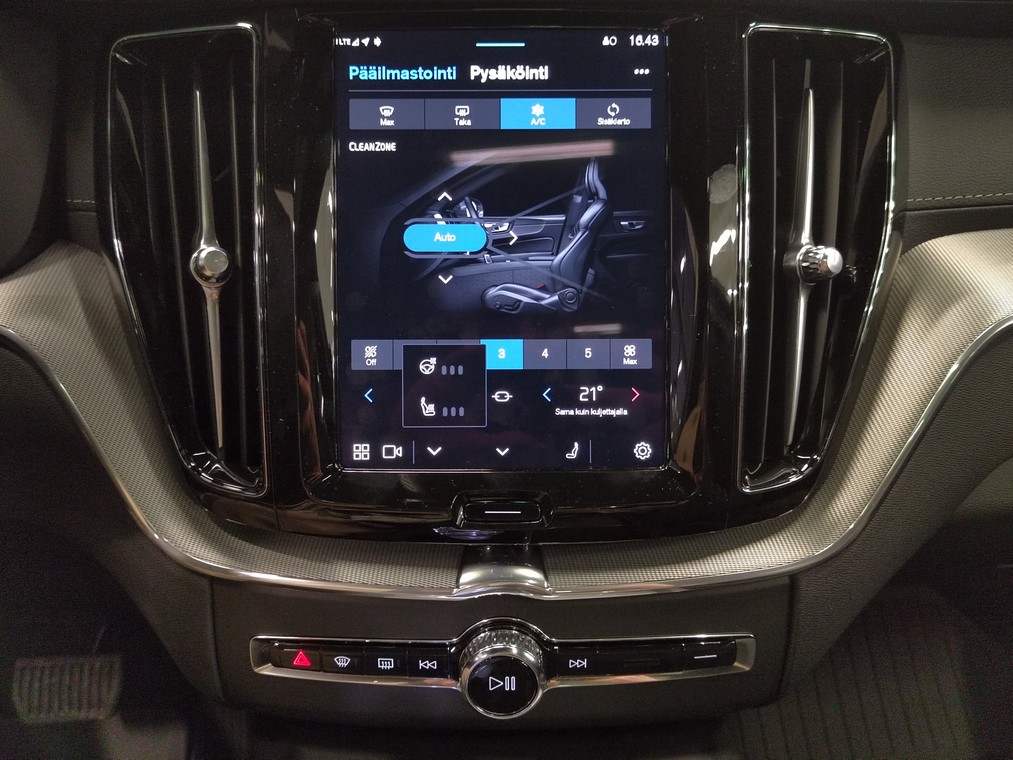 Volvo XC60 T8 AWD LONG RANGE ULTRA DARK