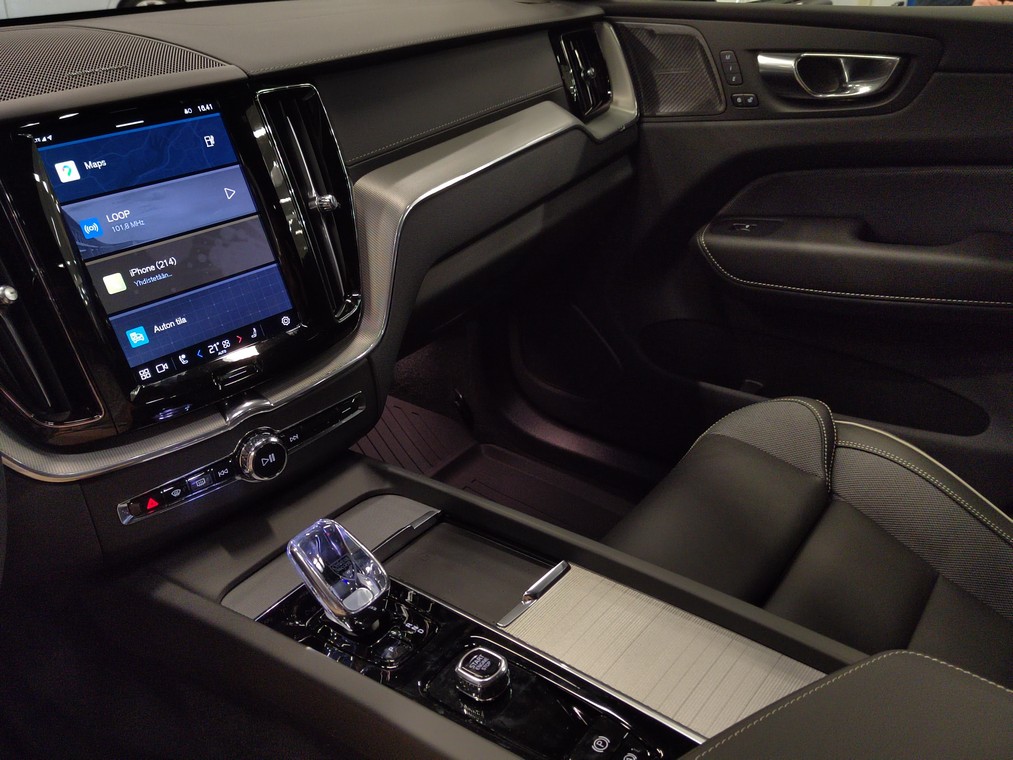 Volvo XC60 T8 AWD LONG RANGE ULTRA DARK