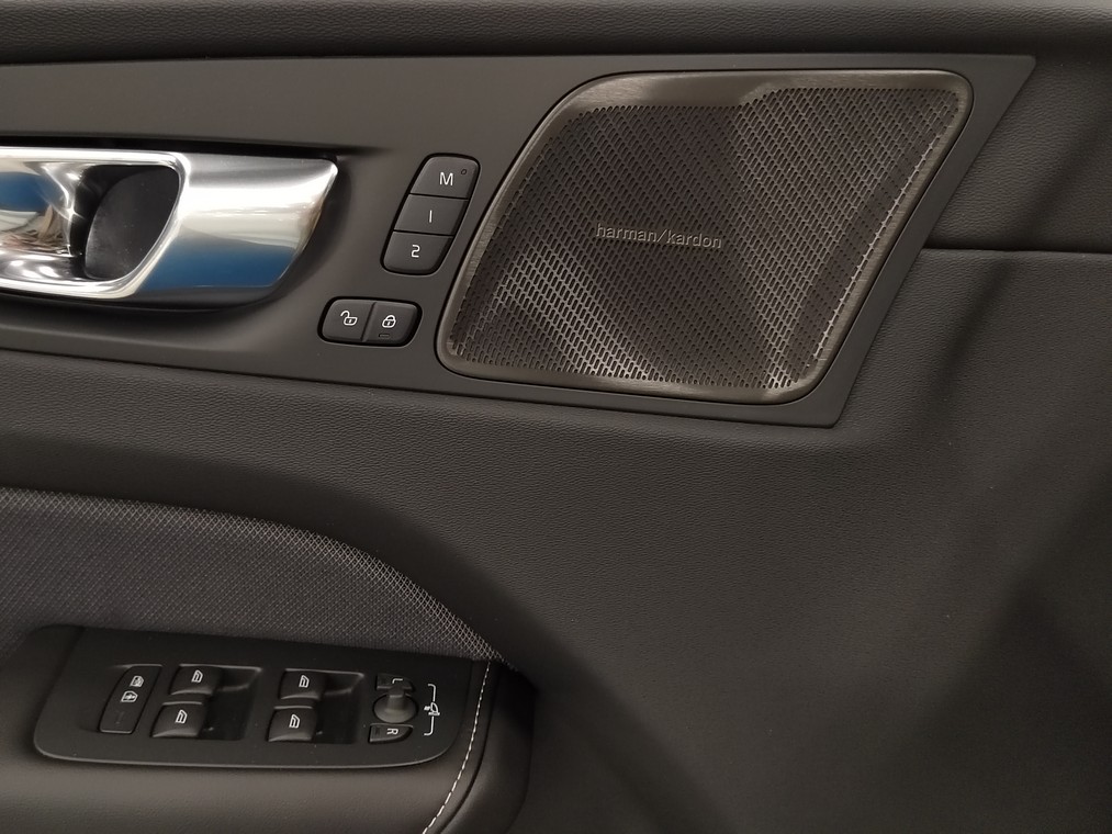 Volvo XC60 T8 AWD LONG RANGE ULTRA DARK