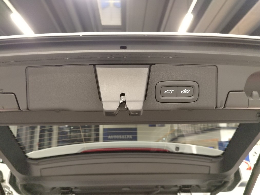 Volvo XC60 T8 AWD LONG RANGE ULTRA DARK