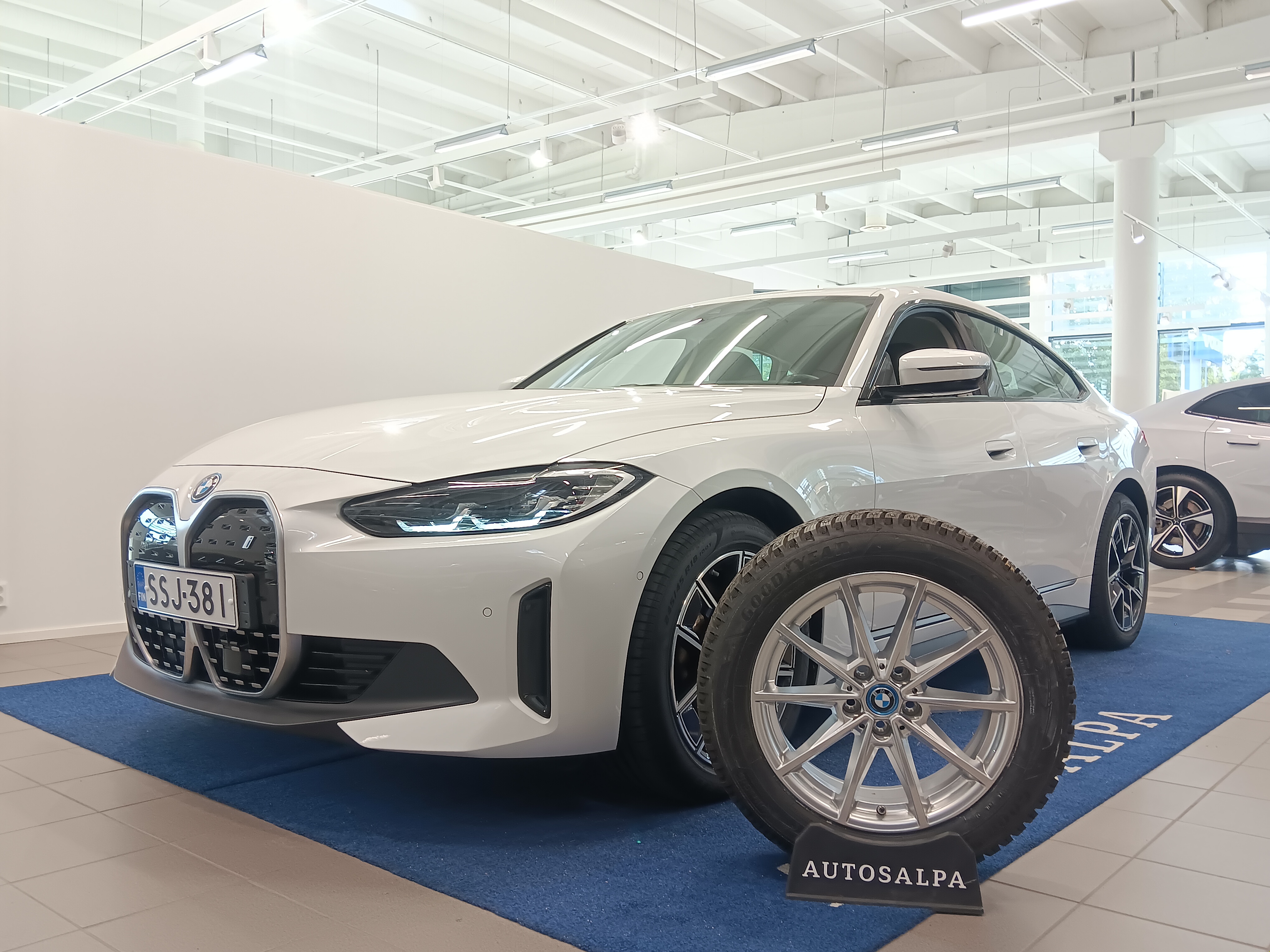 BMW i4 eDrive35 2024, kuva 2/24