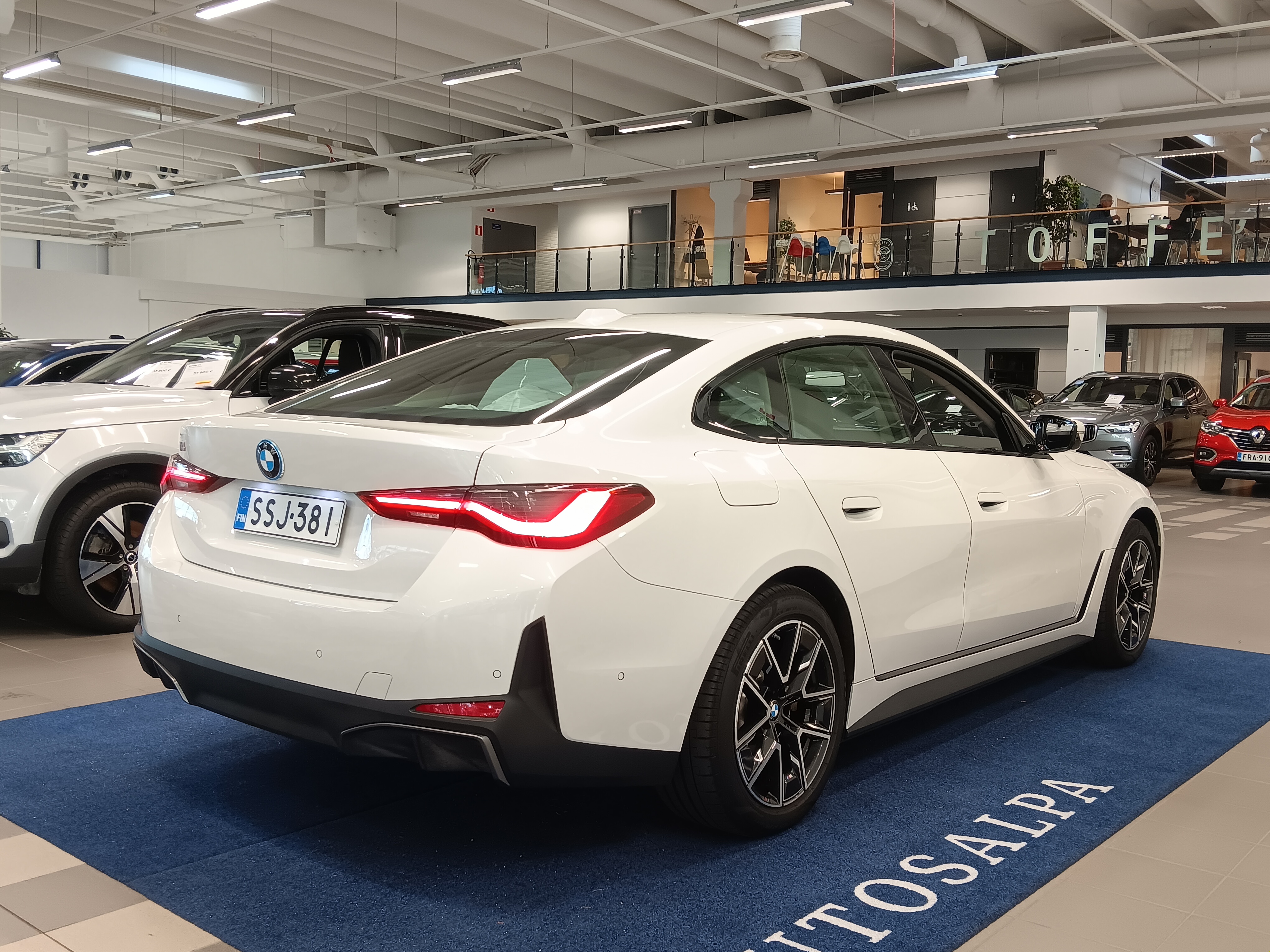 BMW i4 eDrive35 2024, kuva 4/24
