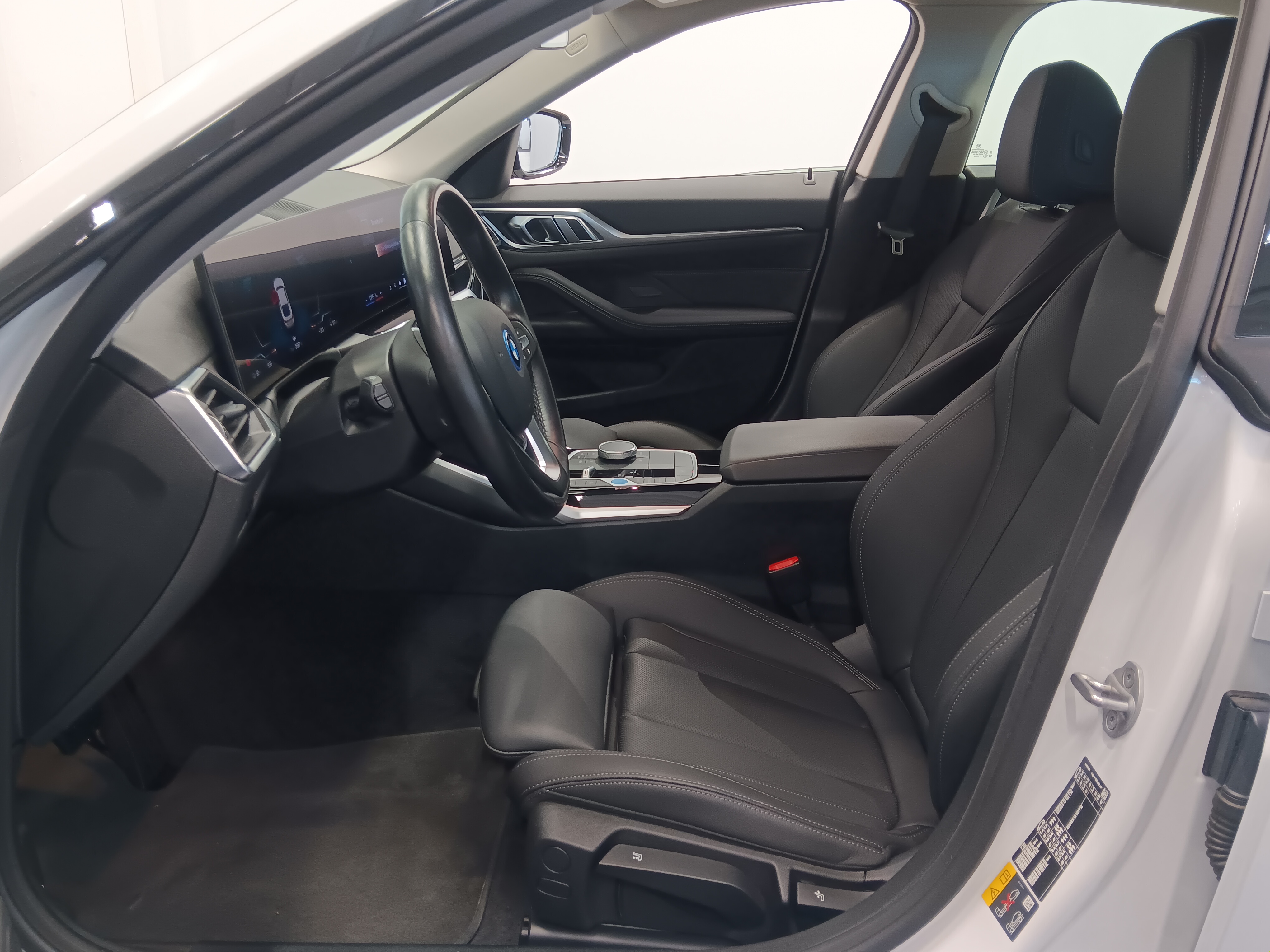 BMW i4 eDrive35 2024, kuva 7/24