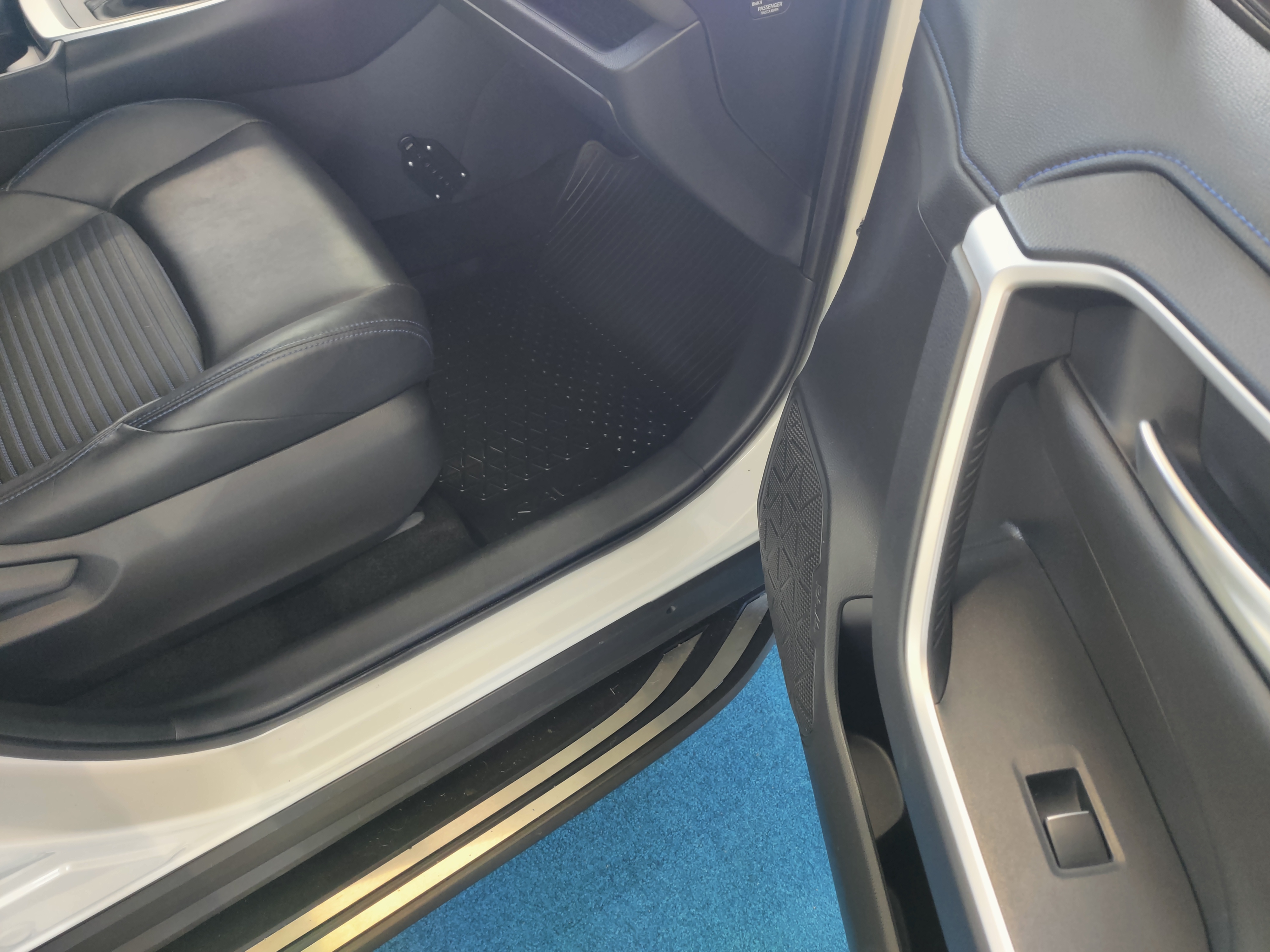 Toyota RAV4 2,5 HYBRID STYLE