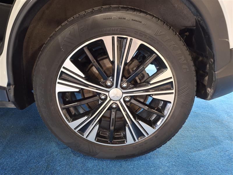 Mitsubishi ECLIPSE CROSS 1.5 MIVEC INFORM MT 2WD