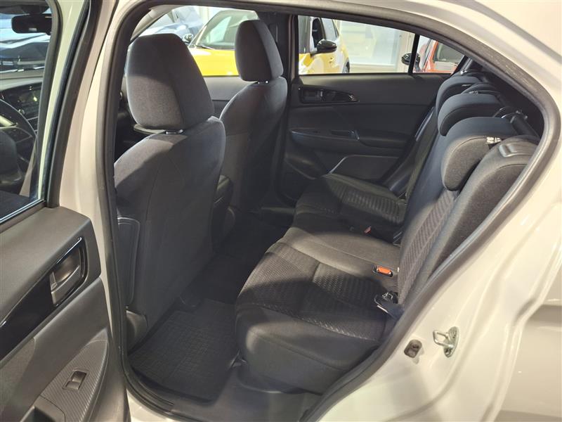 Mitsubishi ECLIPSE CROSS 1.5 MIVEC INFORM MT 2WD