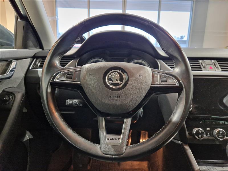 Skoda OCTAVIA COMBI 2,0 TDI 184 4X4 SCOUT DSG AUTOM.