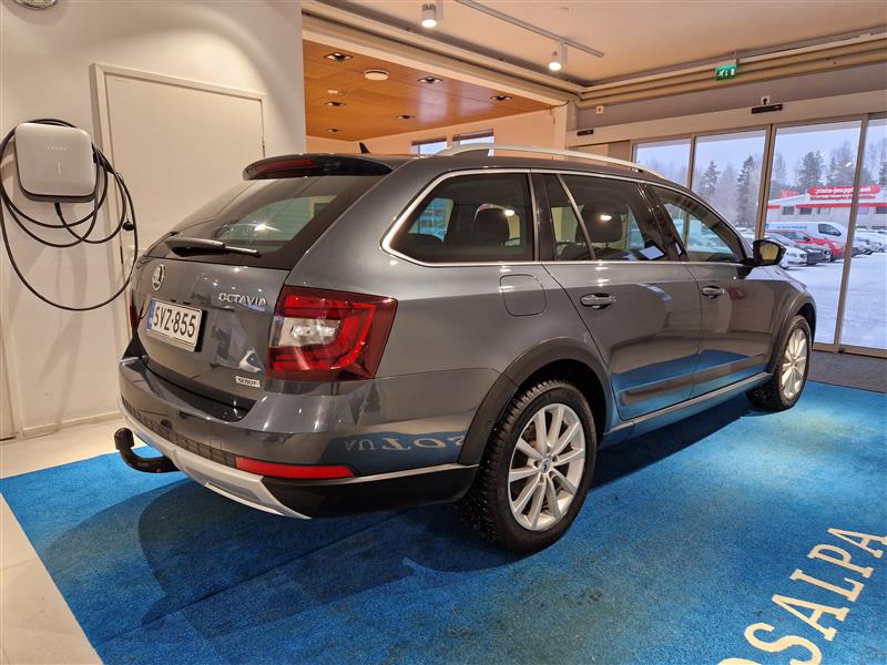 Skoda OCTAVIA COMBI 2,0 TDI 184 4X4 SCOUT DSG AUTOM.