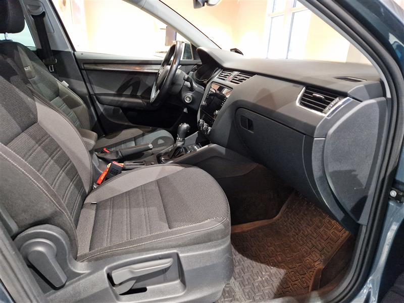 Skoda OCTAVIA COMBI 2,0 TDI 184 4X4 SCOUT DSG AUTOM.