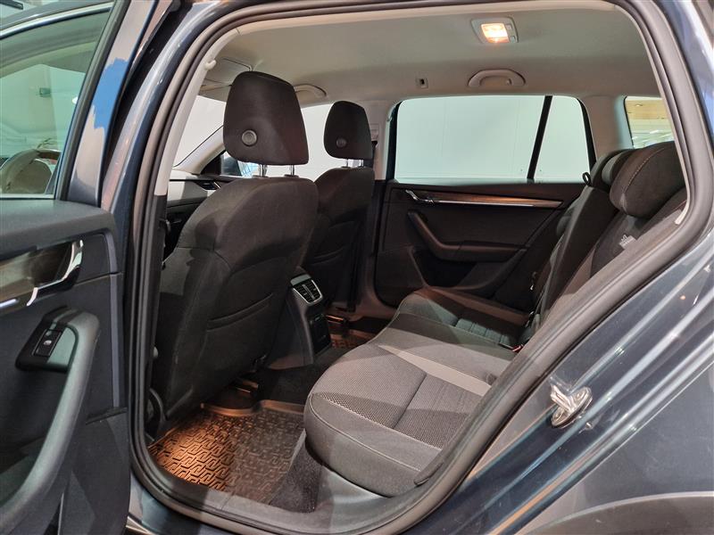 Skoda OCTAVIA COMBI 2,0 TDI 184 4X4 SCOUT DSG AUTOM.